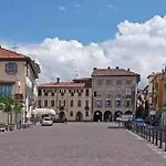 House By The Apartament Arona