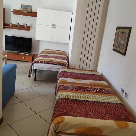 Apartament House By The Arona